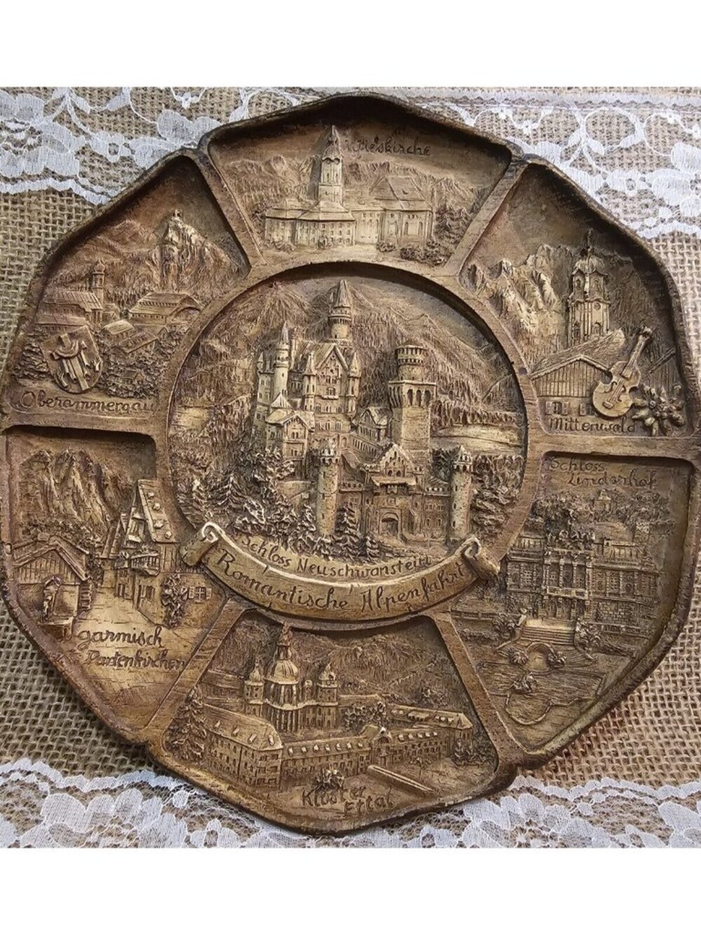 Old Germany NEUSCHWANSTEIN Castle Wood/Resin Plate Original Made in Bavaria